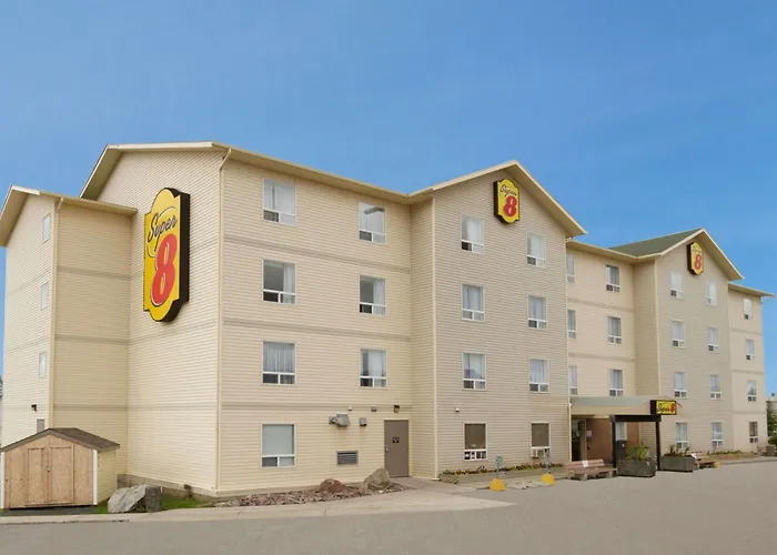 3 star hotels Super 8 By Wyndham Yellowknife