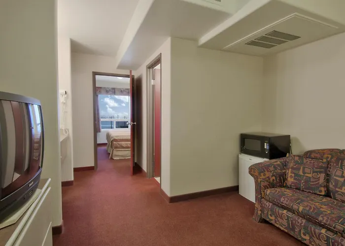 3 star hotels Super 8 By Wyndham Yellowknife